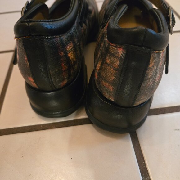 Fluevog Aimee Mary Jane Plaid with Black Trim. 7.5 EUC. $150 - Picture 2 of 3